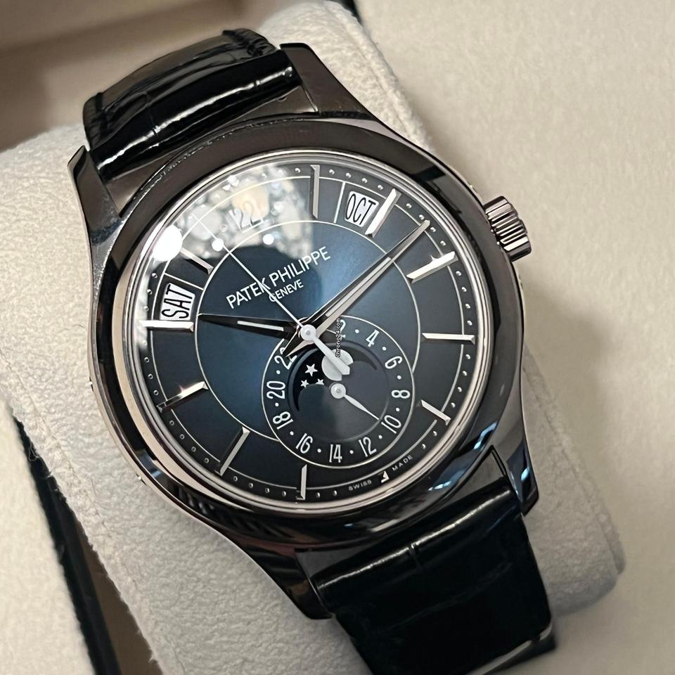 Patek Philippe Annual Calendar NEW 2022 Annual Calendar 5205G Blue Dial