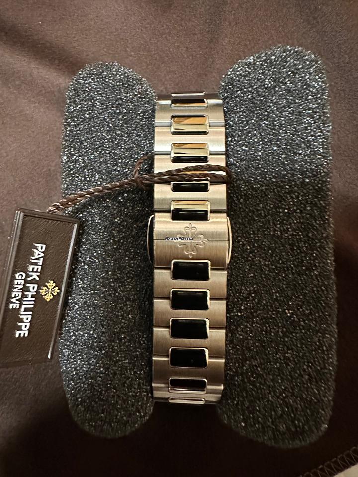 Patek Philippe Nautilus NEW 2024 Nautilus 7118/1A-010