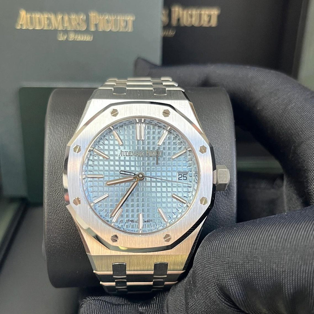 Audemars Piguet Royal Oak Selfwinding NEW 2022 Royal Oak Selfwinding 15550ST Ice Blue 37mm "50th Anniversary"