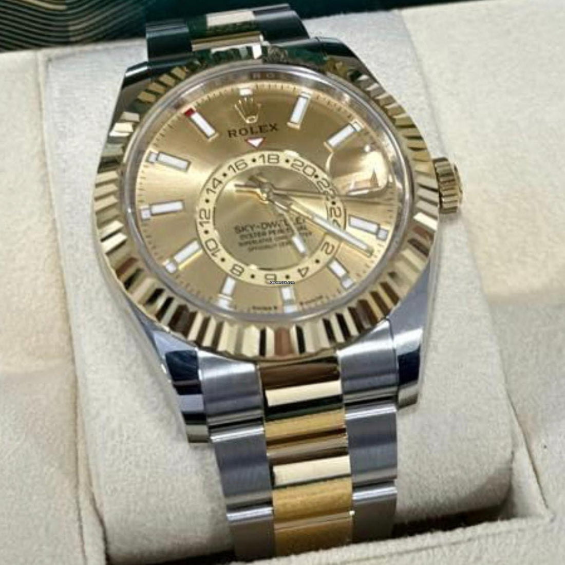 Rolex Sky-Dweller NEW 2024 RELEASE Sky-dweller CHAMPAGNE 336933