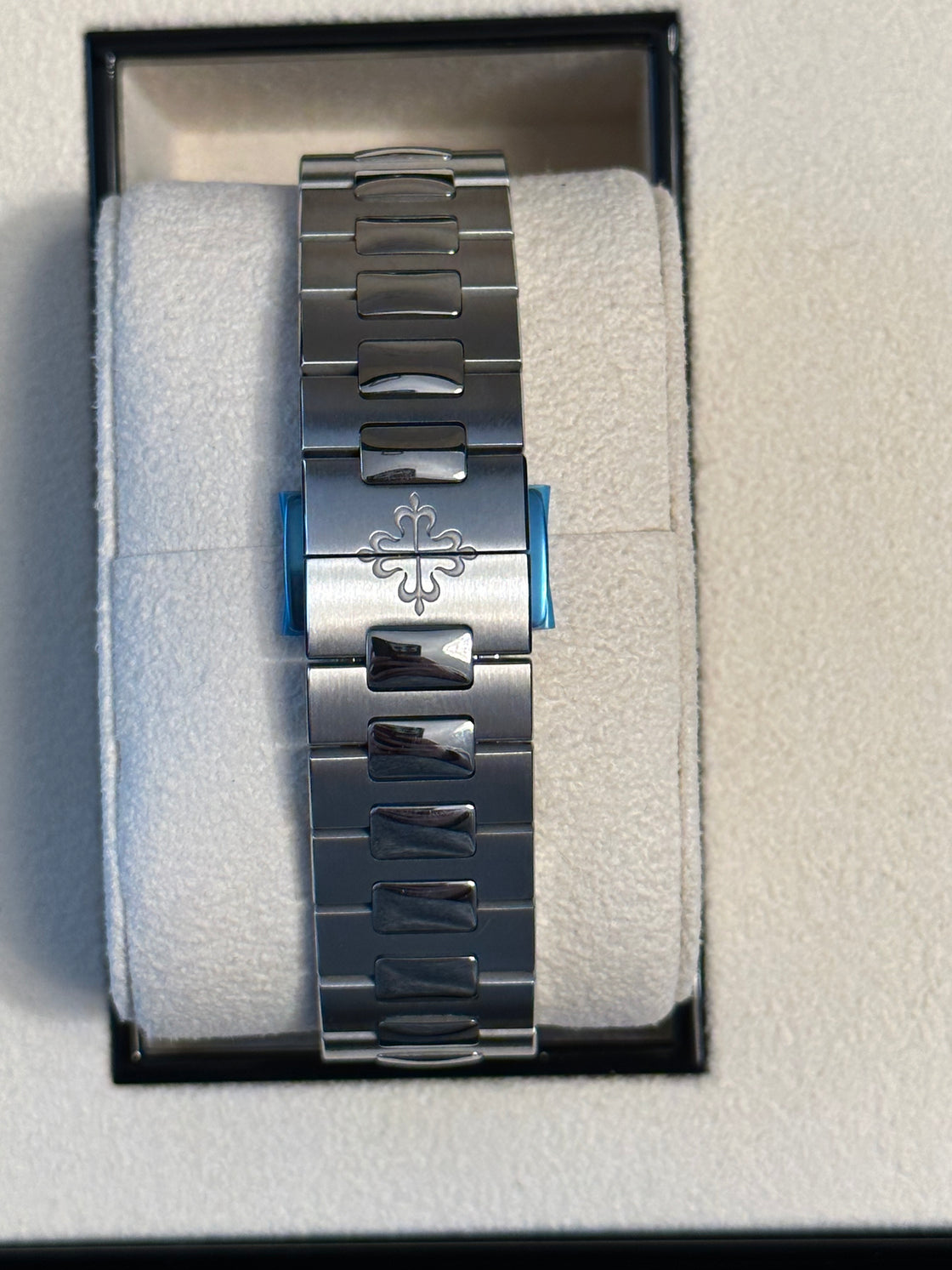 NEW 2022 5726/1A BLUE DIAL Patek Philippe Nautilus Annual Calendar Moon Phases - 40.5 mm - Steel - Blue Dial - 5726/1A-014