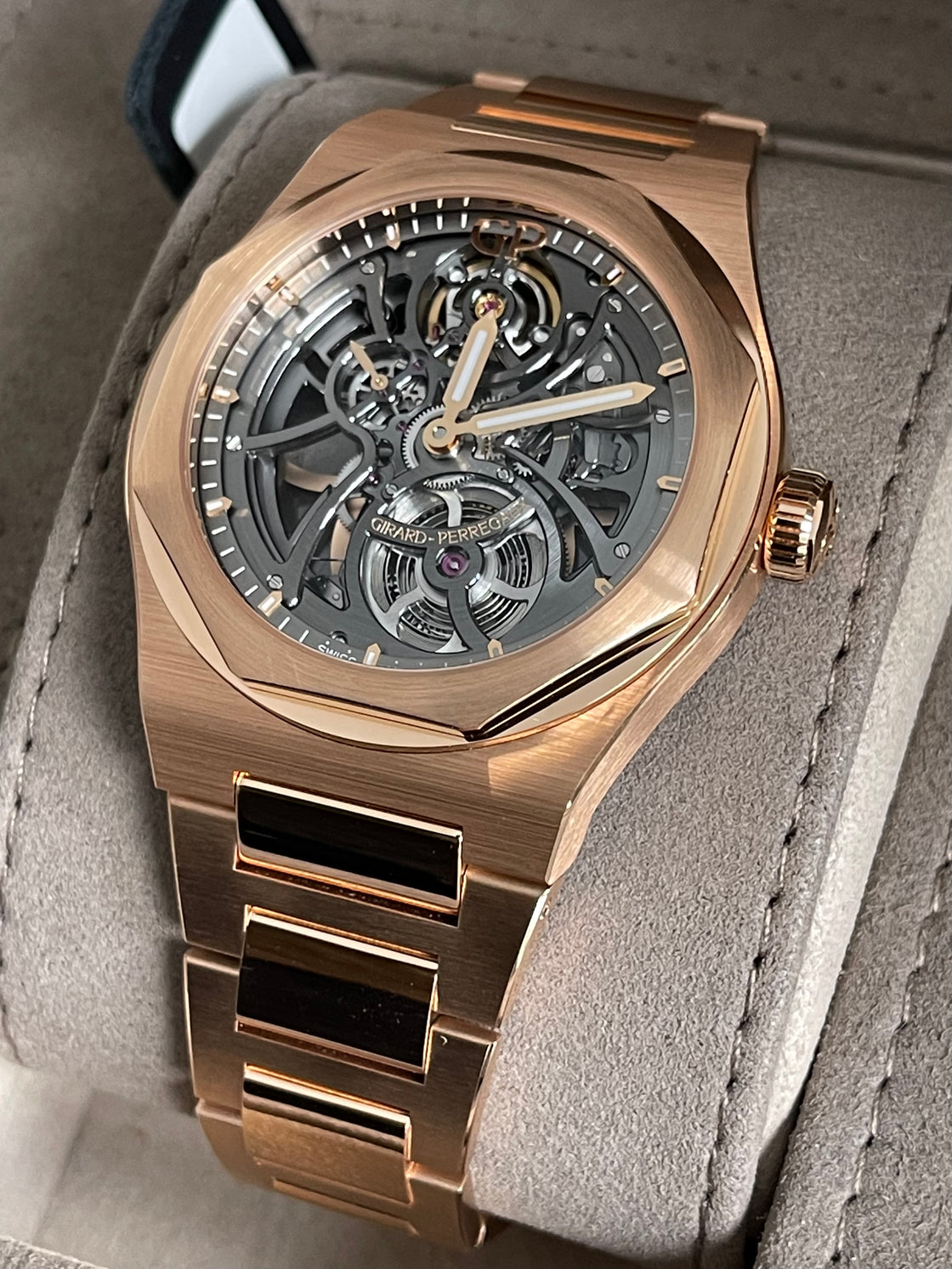 Girard Perregaux Skeleton 81015-52-002-52A