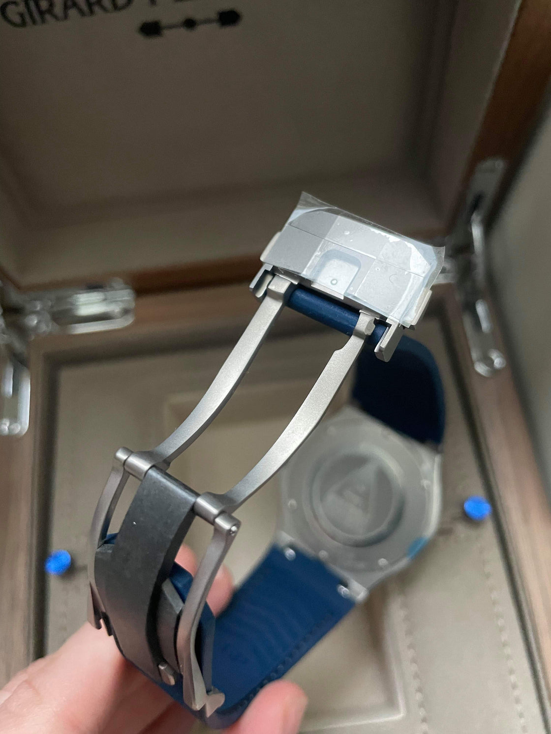 Girard Perregaux Absolute Ti 230